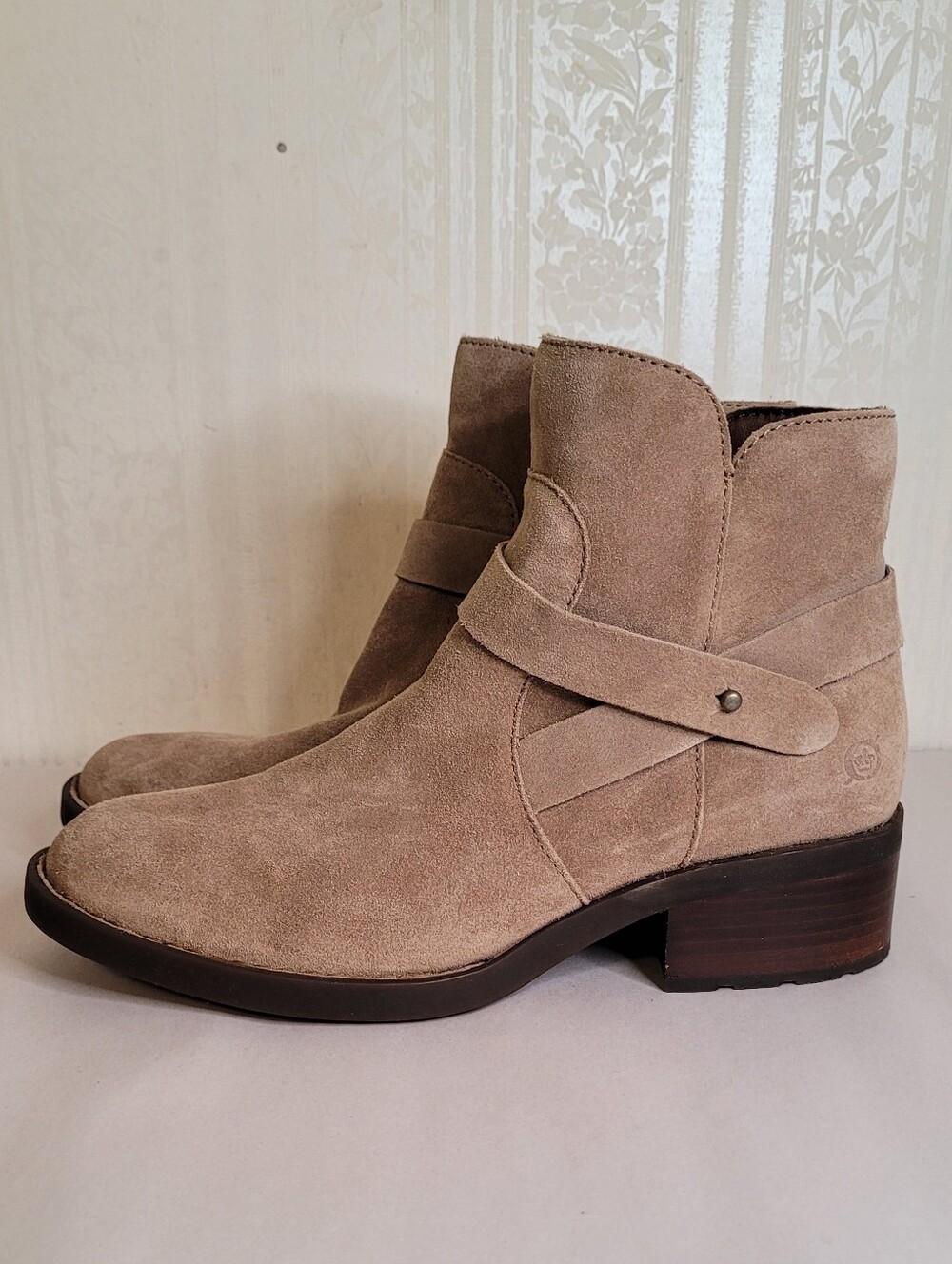 Born Tori Tan Suede Ankle Boots Size 8 - Picture 2 of 11